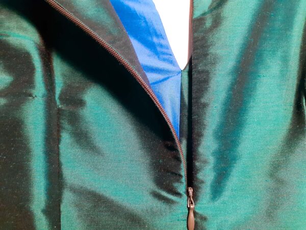 Vestito in Shantung, dettaglio della zip